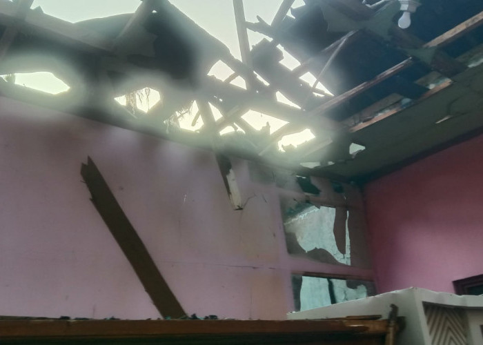 Rumah Petani di Lebakbarang Ludes Terbakar Saat Penghuni Terlelap, Lazismu dan BTM Bergerak Salurkan Bantuan