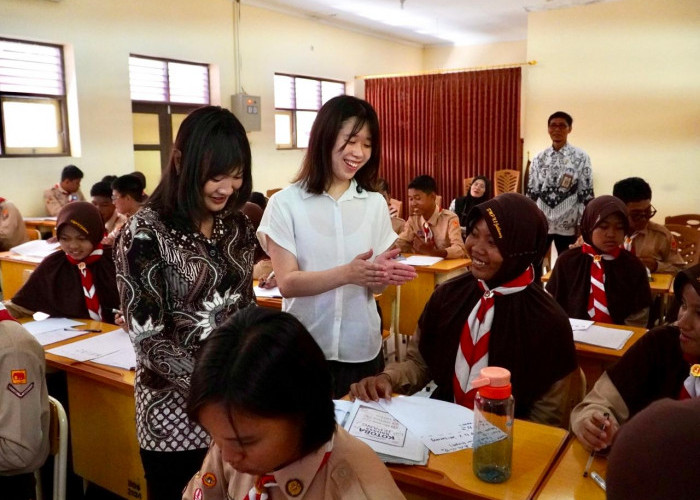 Erika Oishi Bawa Semangat Jepang, Siswa Tegal dan Brebes Diajak Melek Hiragana