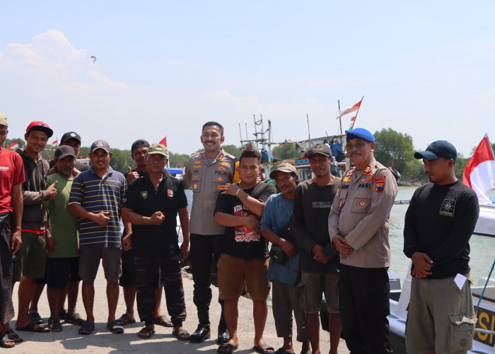 Berikan Pembinaan Tentang Pilkada dan  Ekosistem Laut, Ini Pesan Kapolres di Pesisir Demak