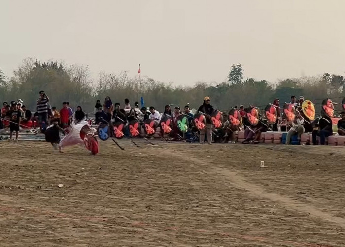 Bangkitkan Wisata Bledug Kuwu, Disporabudpar Grobogan Adakan Festival Layang-layang