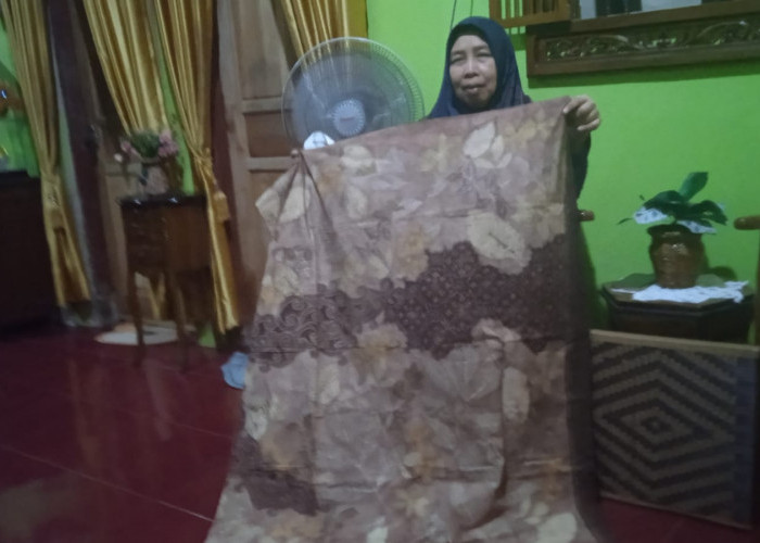 Di Batang, Limbah Bisa Serap Tenaga Kerja di Aulia Nabila Craft 