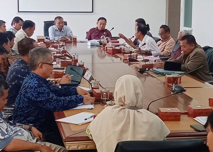 Komisi di DPRD Kabupaten Pemalang Bahas Raperda APBD 2025