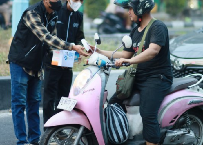 BRI Peduli Salurkan 270 Unit Mesin Pompa Air, Perkuat Barisan Penanganan Karhutla di Kalbar