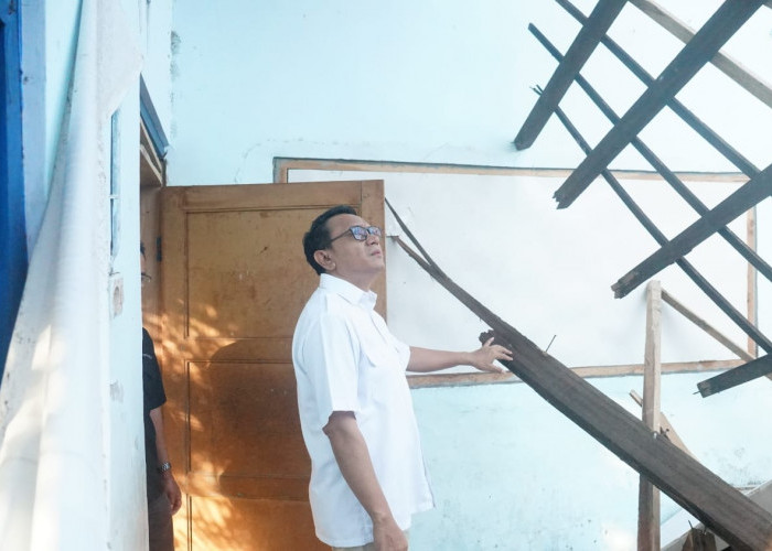 Robohnya SD 1 Mencon Mengetuk Hati PLT Bupati Pati, Siap Dibangun Kembali Bulan Depan