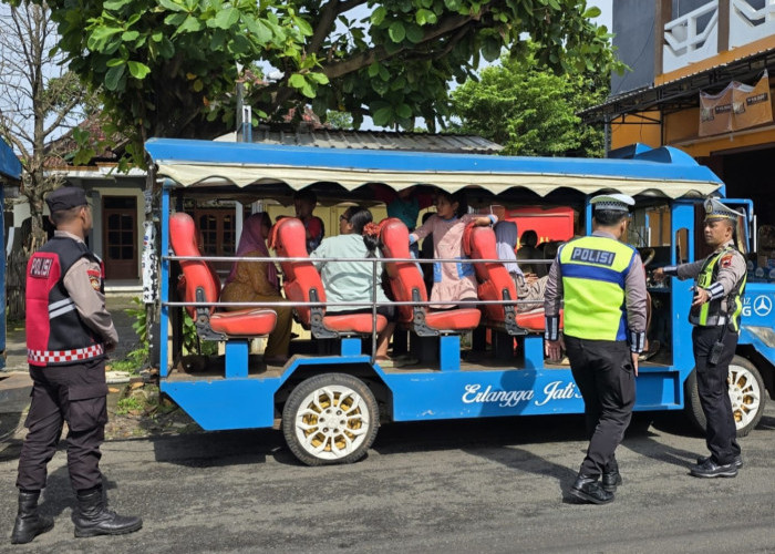 Nekat Beroperasi di Jalan Raya, Polisi Tilang Odong-Odong di Jepara 