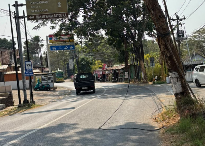 Kabel WiFi Melintang di Jalan Gunungpati-Boja, Pengendara Motor Terjatuh