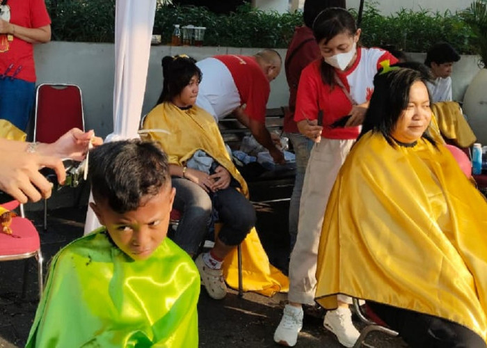 Paskah 2026 di Semarang Diserbu Warga: Potong Rambut & Pijat Gratis Tanpa Antre, Pasar Murah Ludes Diserbu