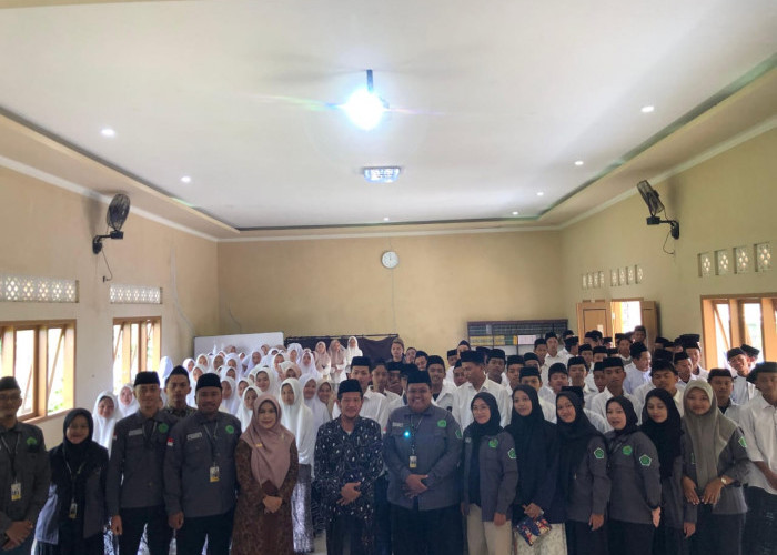 DEMA IBN Tegal Sosialisasi Bimbingan Pranikah di Pondok Pesantren 