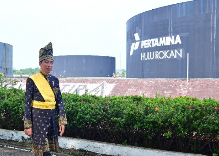 Jokowi Kenakan Pakaian Adat Melayu saat Upacara Peringatan Hari Lahir Pancasila 