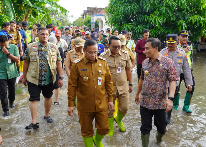 Banjir di Pati Merendam 93 Desa, Pemprov Jateng Distribusikan Bantuan Logistik