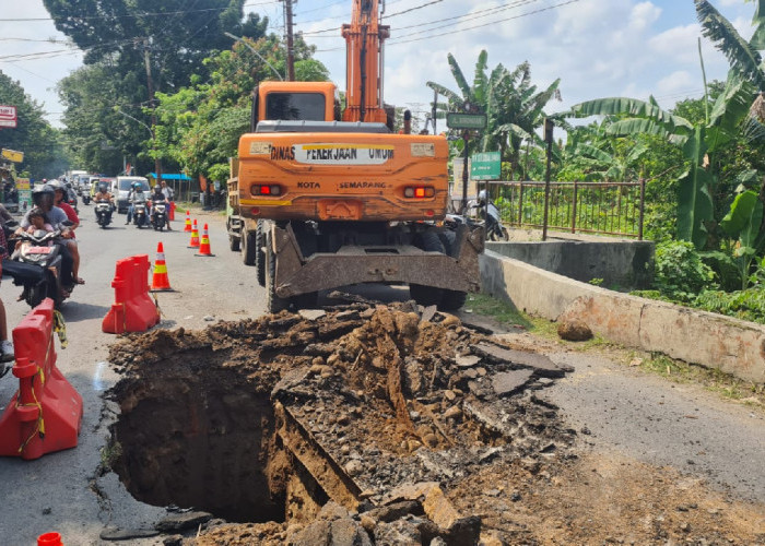 Jalan Rusak Semarang Barat dan Ngaliyan Mulai Diperbaiki, Agustina Terapkan Metode Baru