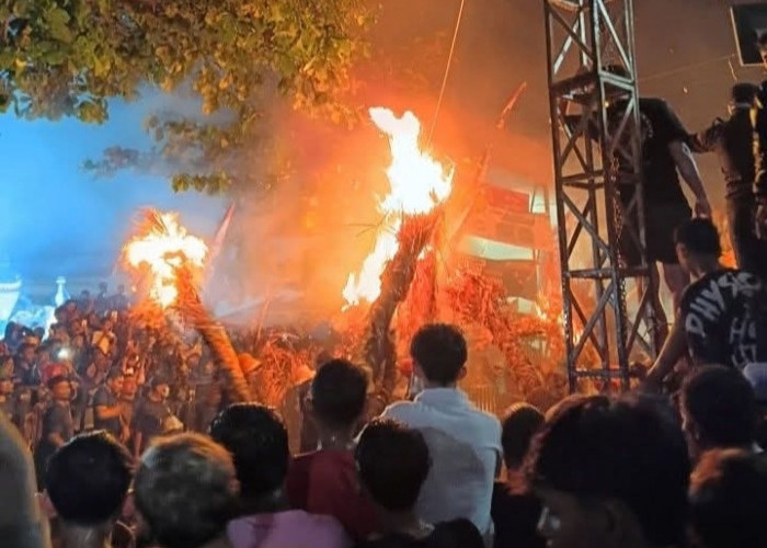 Perang Obor Bikin Kampung Tegalsambi Jepara Membara, Api Diyakini Bawa Berkah dan Simbol Tolak Petaka