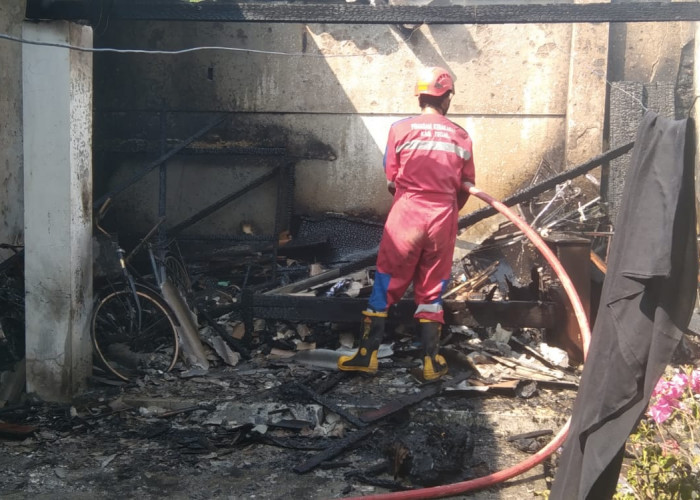 Bocah Main Korek, Gudang Rumah di Dukuhturi Tegal Ludes Dilalap Api