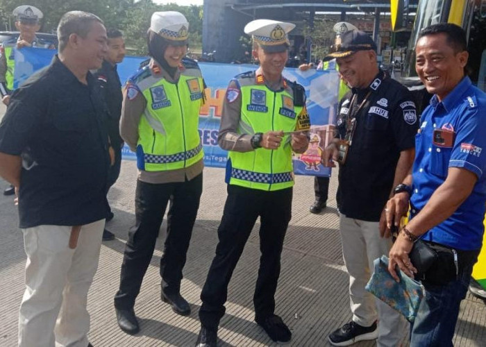 Berkolaborasi, Satlantas Polres Tegal Gelar  Ramp Check Bus dan Kesehatan Pengemudi