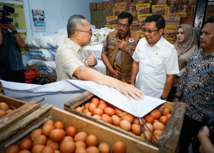 Kolaborasi Pemprov Jateng, Kemenko Pangan dan Bapanas Salurkan Bahan Pangan untuk Korban Banjir Pekalongan