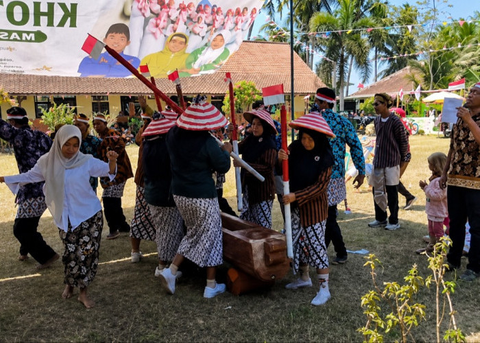 Perlombaan Gojek Lesung Jadi Daya Tarik Semarak Kemerdekaan di Desa Tapen Purworejo