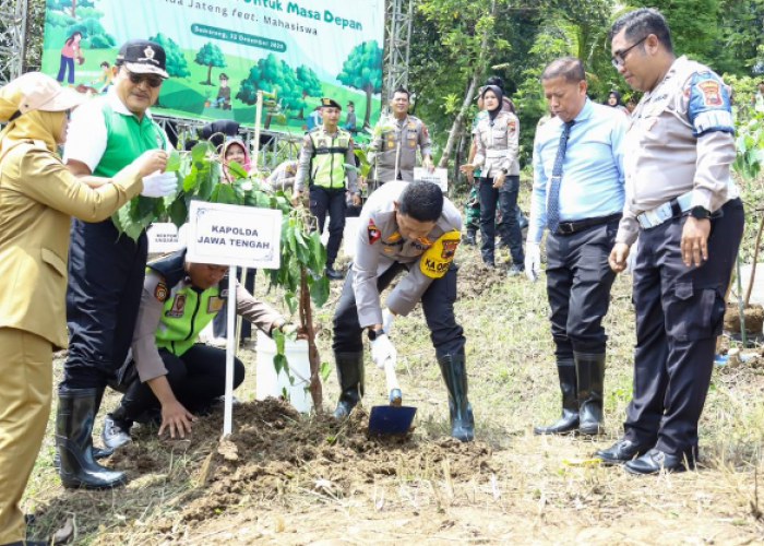 Tanam 11 Ribu Bibit Pohon di Ungaran, Ini Pesan Khusus Kapolda Jateng untuk Kapolres dan Generasi Muda