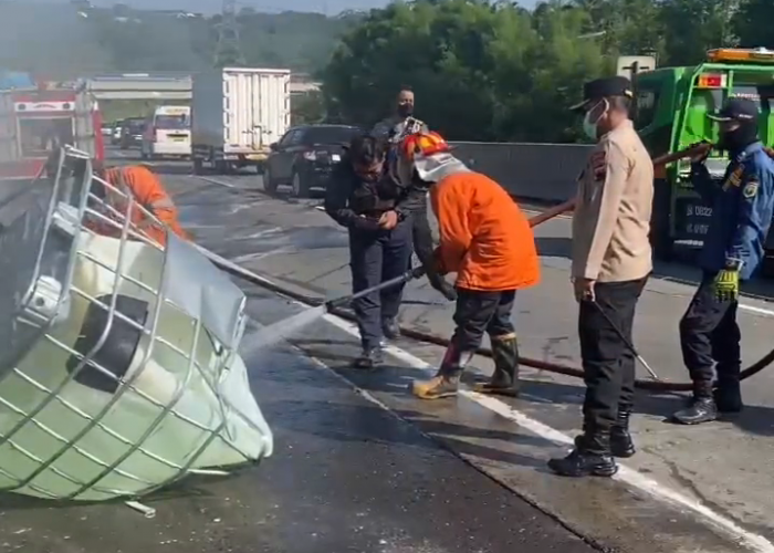 Kecelakaan Karambol Tol Solo-Semarang di KM 428, Libatkan Truk Angkut Bahan Kimia