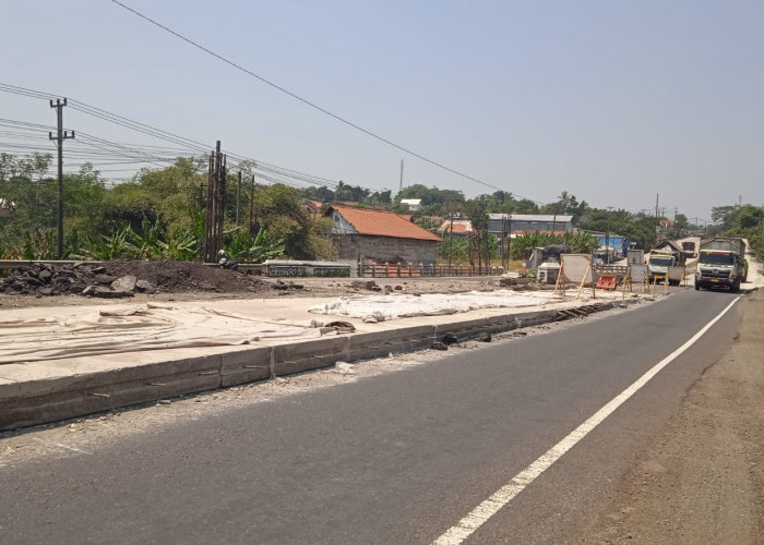 6,3 Kilometer Pantura Batang Sudah Dicor Beton, Kapan Rampung?