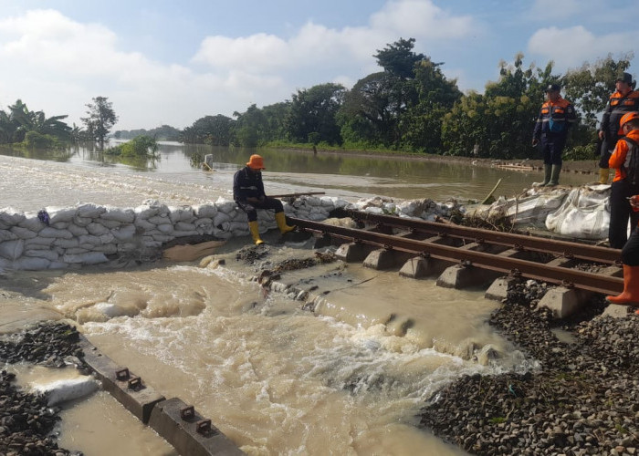 Sungai Tuntang di Grobogan Meluap, Jalur KA Semarang-Surabaya Kembali Tak Bisa Dilalui