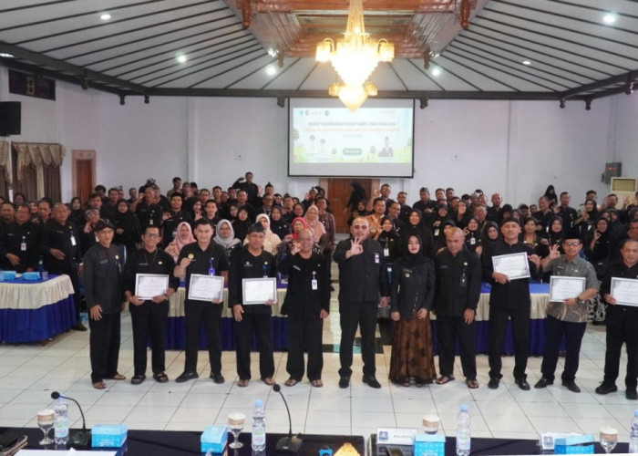 Strategi Pengelolaan Sampah: Pemkot Tegal Beri Penghargaan Gerakan Gropyokan