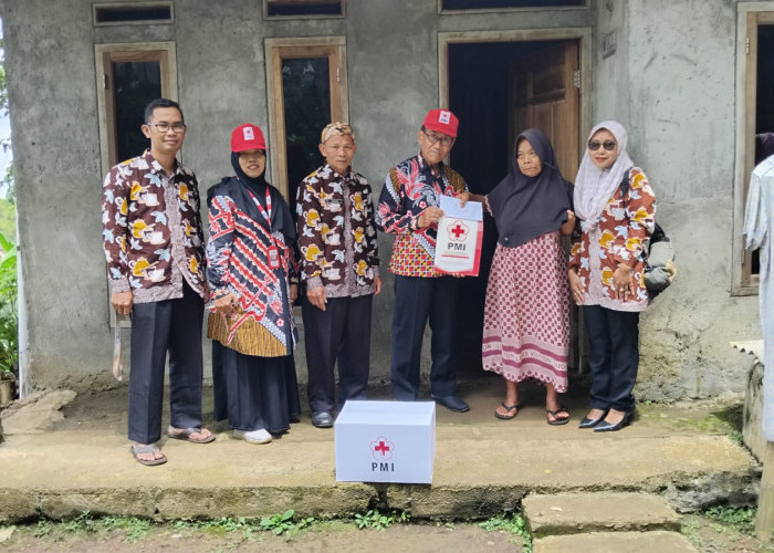 Dua Rumah di Balapulang Tegal Rusak Kena Longsor, PMI Gercep Beri Bantuan