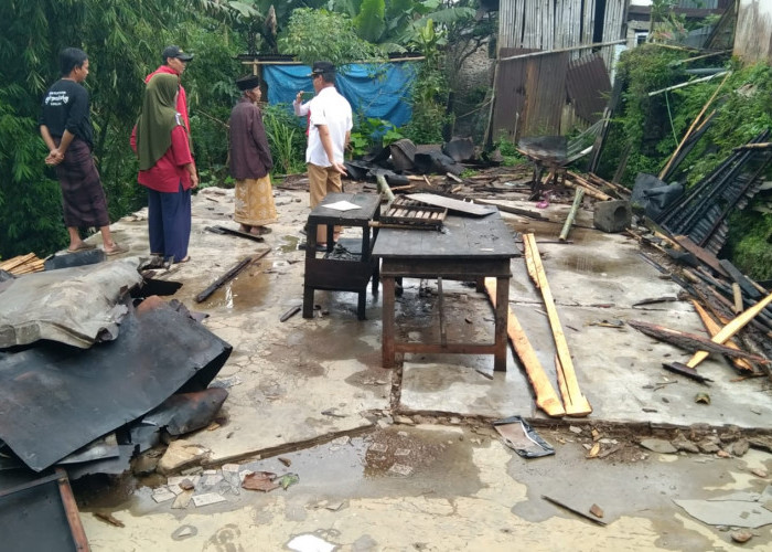 Longsor Melanda Bumijawa Tegal, Dua Rumah Ambruk