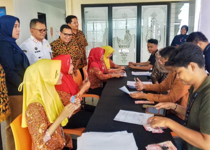 Info Lengkap Pencairan BLT DBHCHT Buruh Pabrik Rokok Tegal untuk 678 Penerima 