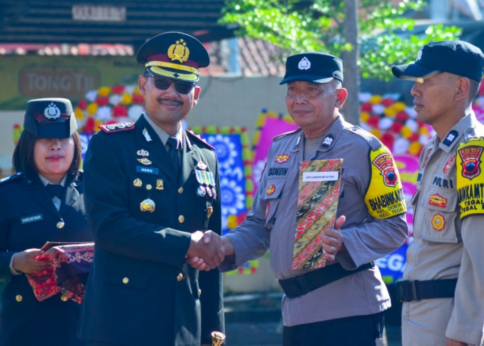 Humanis! Hari Bhayangkara ke-80 Polres Tegal Kota Apresiasi Polisi Penolong ODGJ dan Petani 