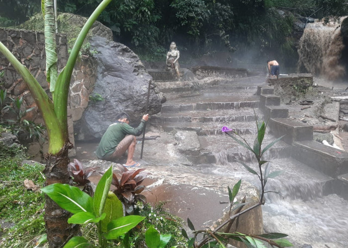 Banjir Bandang, Pancuran 13 Guci Kabupaten Tegal Rusak