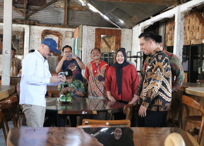 Kunjungi Desa Seni Sukodono Jepara, Wamen Giring Janjikan Hibah Gamelan