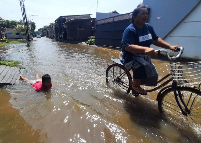 Pompa Kurang Maksimal, Kecamatan Genuk Masih Tergenang Banjir