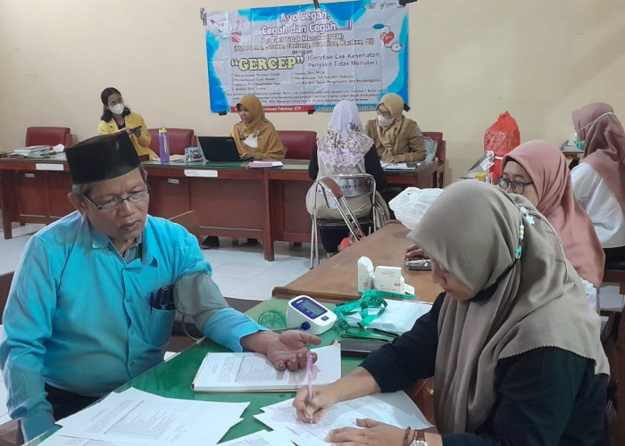 Cegah Penyakit Tidak Menular, IBN Tegal Kerja Sama dengan Dinas Kesehatan Lakukan Cek Kesehatan