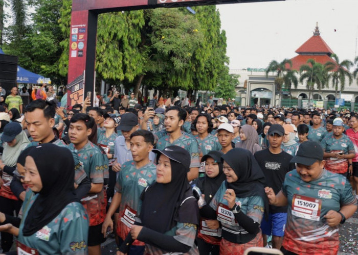 Cara Unik Peringati Hardiknas di Kudus, Kerahkan Ribuan Orang Berlarian Keliling Kota 