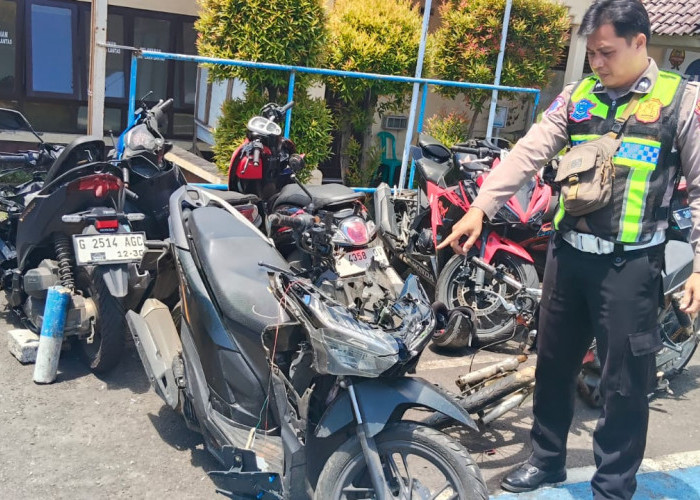 Kecelakaan Pantura Batang, Motor Tabrak Truk Parkir, Dua Orang Meninggal
