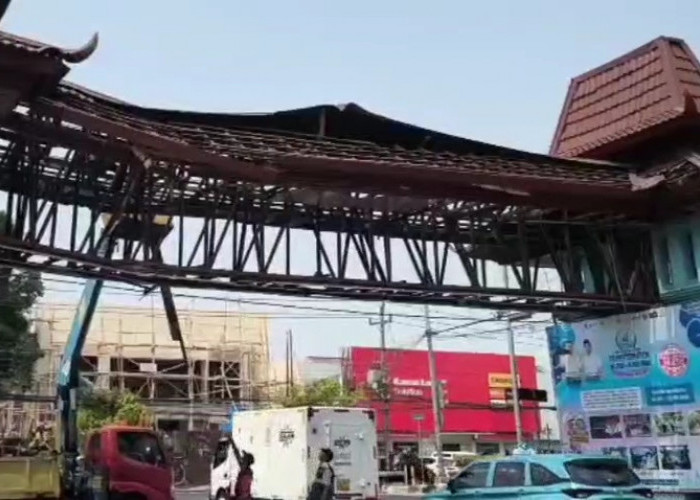 Trailer Tabrak Gapura PRPP Semarang, Dishub Soroti Batas Muatan 8 Ton