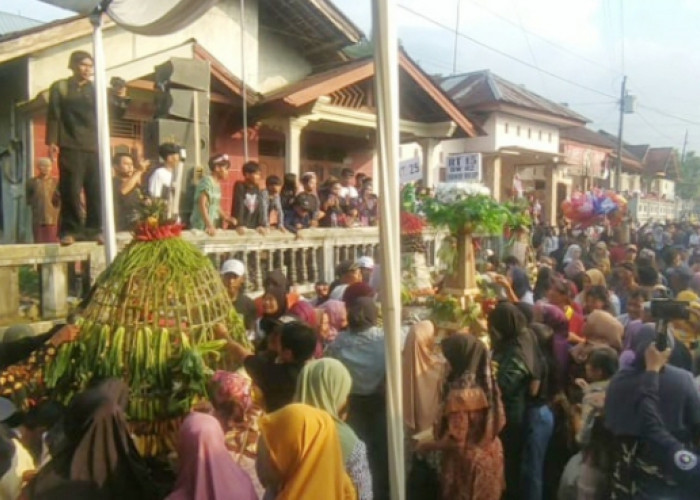 Sedekah Bumi Di Desa Cikendung Kabupaten Pemalang Meriah