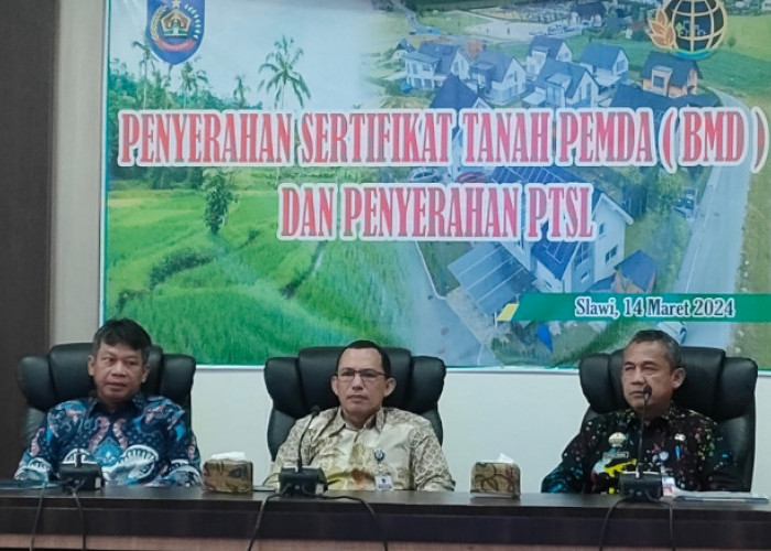 Kantor ATR/BPN Kabupaten Tegal Serahkan Data Peta Lengkap Program PTSL 