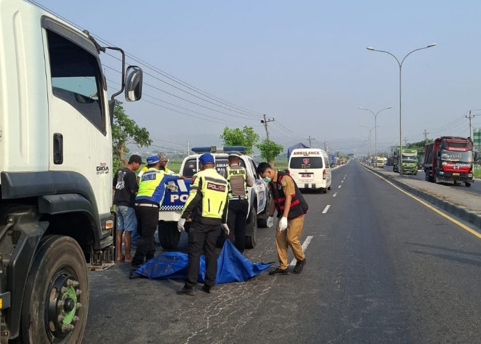 Petaka di Jalan Lingkar Selatan Pati: Bersenggolan Saat Salip Truk, Pekerja Muda Tewas