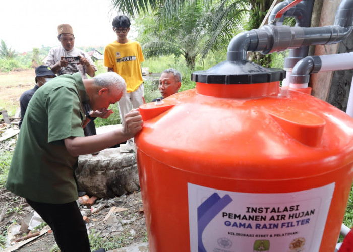 Bersama Kagama, Ganjar Beri Solusi Kekurangan Air di Ponpes Balikpapan