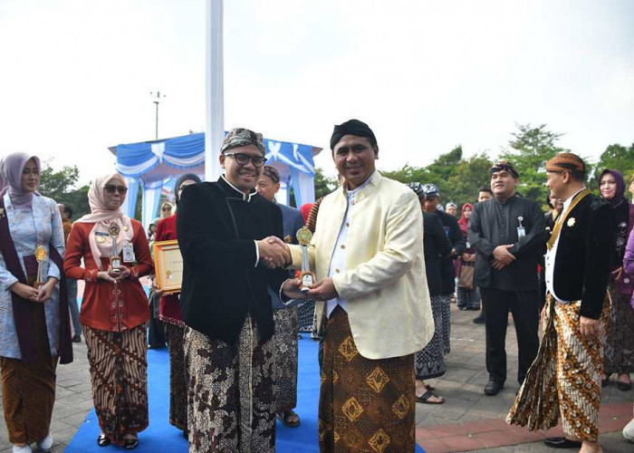 Bupati Faiz Ubah Data jadi Program, Batang Top 10 IDSD Jateng