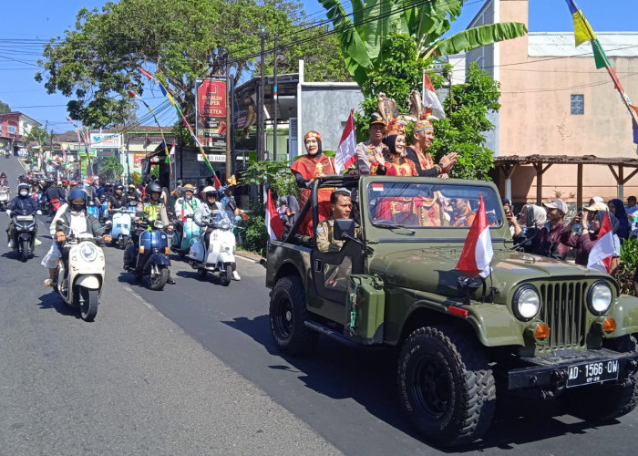 Meriah, 46 Kontingen Ramaikan Karnaval HUT ke-81 RI di Desa Plantungan Kendal 