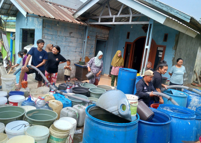 Pulosari Kekeringan, PPP Jateng dan Pemalang Salurkan 40 Tangki Air