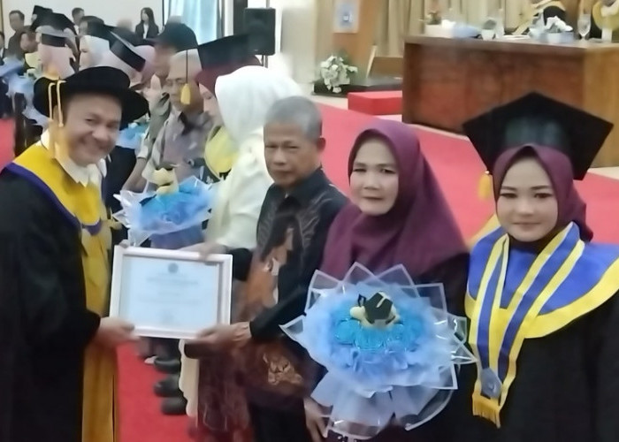 Rektor UMUS Brebes Pasang Target Lulusan: Jangan Berhenti Berkarya, Harus Jadi Pencipta Peluang!