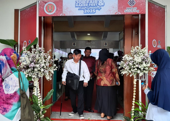 Kisah Haru Dias dan Pasangan Difabel Cari Kerja di Job Fair Semarang 2025
