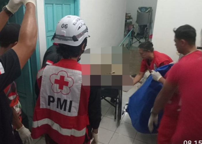 Ditemukan Terduduk di Kursi Roda, Pensiunan PNS 78 Tahun Meninggal Dunia dengan Tubuh Menghitam