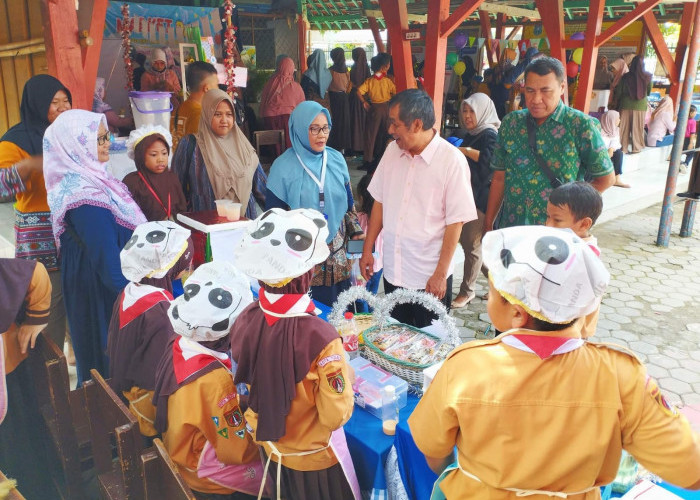 SD Negeri Kejambon 2  Kota Tegal Adakan Pentas Seni dan Market Day