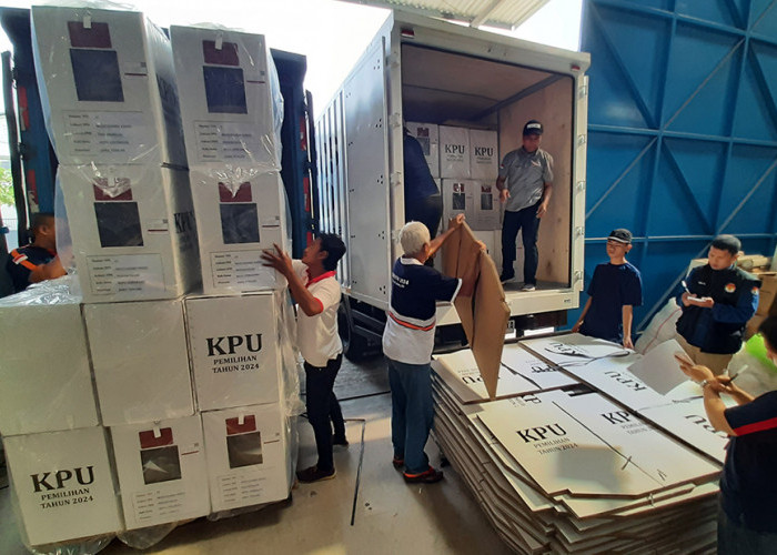 KPU Kota Semarang Mulai Distribusikan Logistik ke 16 Kecamatan