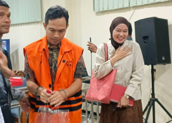 Sidang Perdana Bupati Cilacap Nonaktif Syamsul Auliya, Jaksa Ungkap Dugaan Pemerasan Dana THR Rp560 Juta