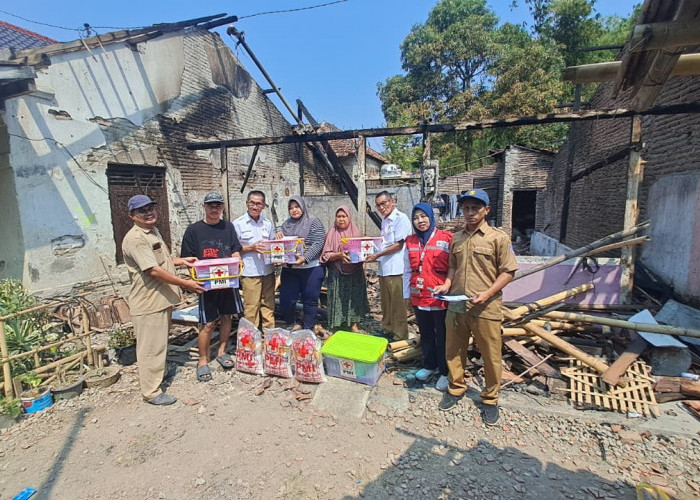 Tiga Keluarga Korban Musibah di Kabupaten Tegal Dapat Santunan PMI